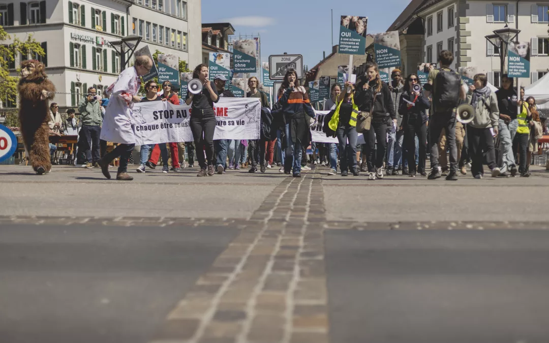 Plus de 300 personnes ont manifesté à Fribourg !